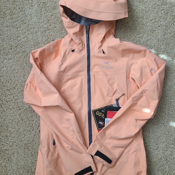 NWT Arc’teryx Beta LT Gore-Tex Jacket Women’s Sz Small - Picture 2 of 6